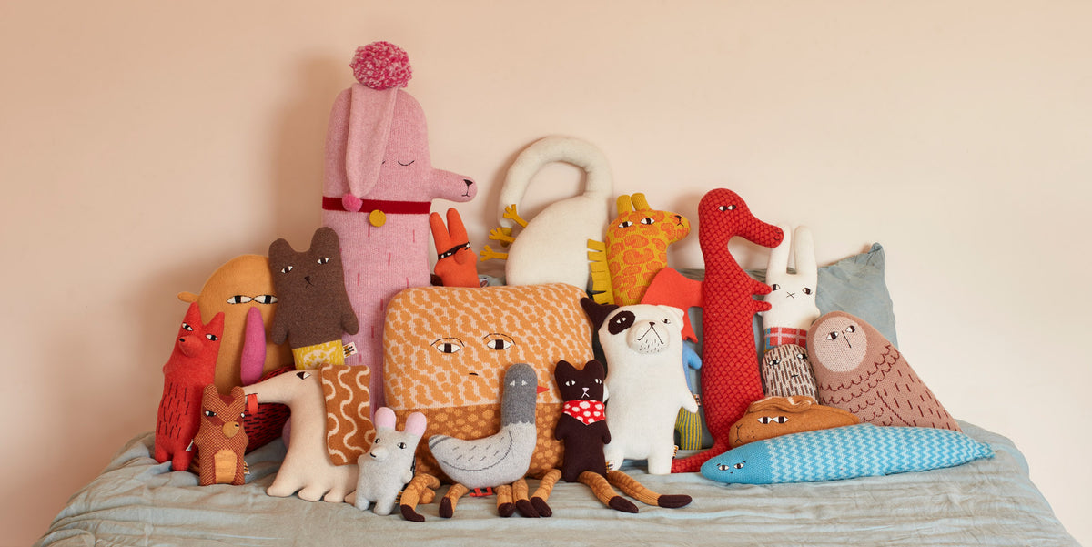 Red Dog Patsy Patsy Poodle โ Donna Wilson