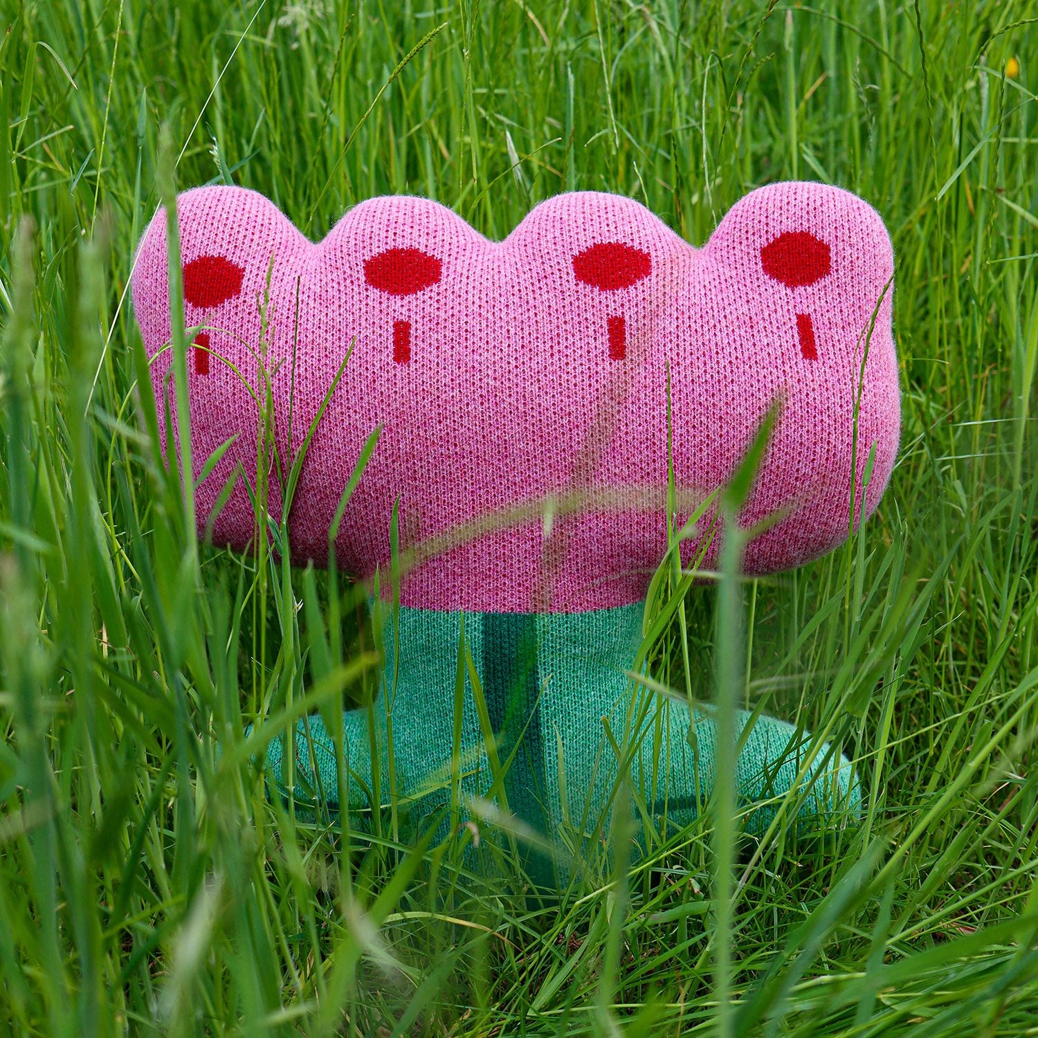 Donna Wilson クッションカバー Leaf Knitted Pillow in Red by Donna Wilson – Gretel Home