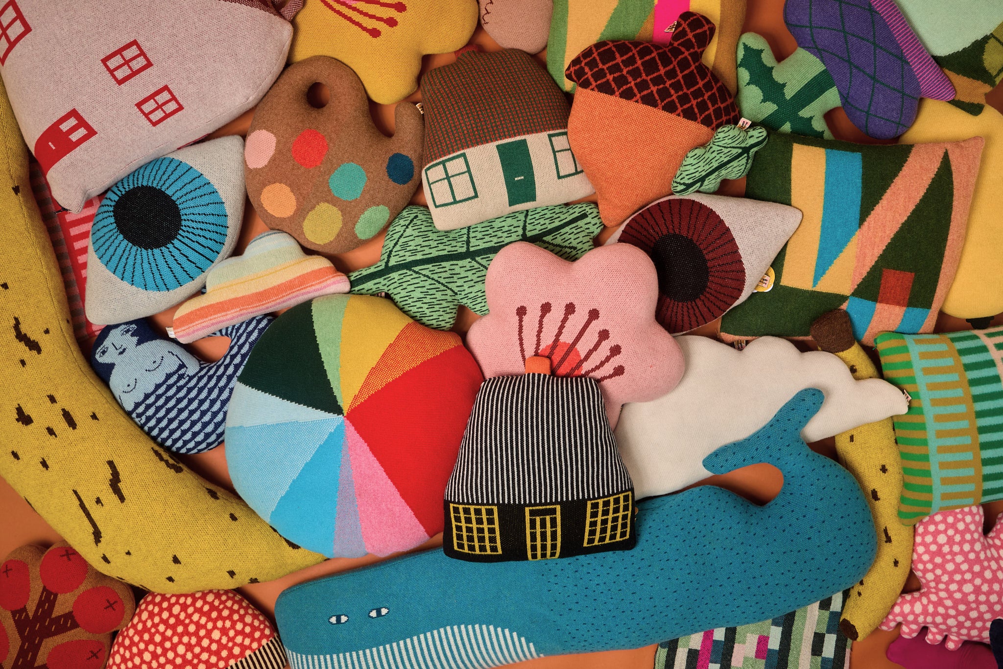 Cottage Shaped Cushion - Black – Donna Wilson